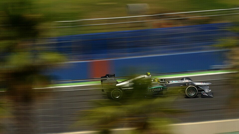 Ob Nico Rosberg seinen Vorjahres-Mercedes wohl verkaufen würde?, Foto: Sutton