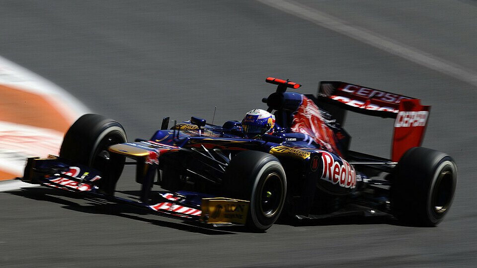 Daniel Ricciardo unterlag Heikki Kovalainen, Foto: Sutton