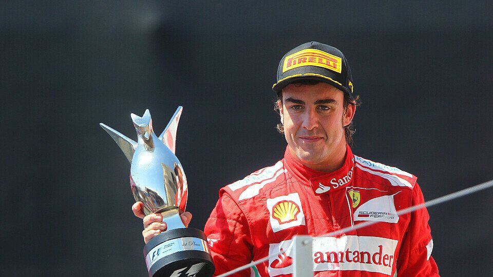 Im Freudentaumel: Fernando Alonso war bei seinem emotionalen Heimrennen der große Triumphator, Foto: Sutton