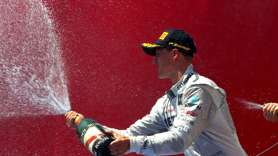Lange hat's gedauert: Michael Schumacher ist zurück auf dem Podium, Foto: Sutton