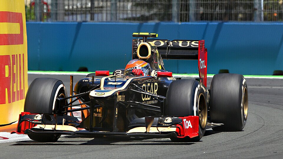 Die Defekte bei Romain Grosjean und Sebastian Vettel werden genau untersucht, Foto: Sutton