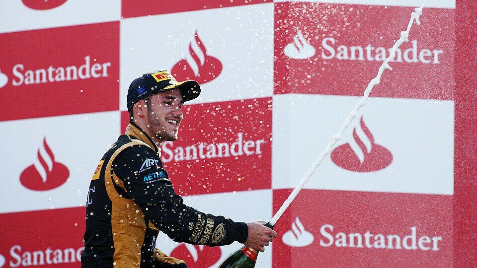 Das Verspritzen des Champagners fiel vor lauter Enttäuschung schwer: Daniel Abt, Foto: GP3 Series Das Verspritzen des Champagners fiel vor lauter Enttäuschung schwer: Daniel Abt, Foto: GP3 Series
