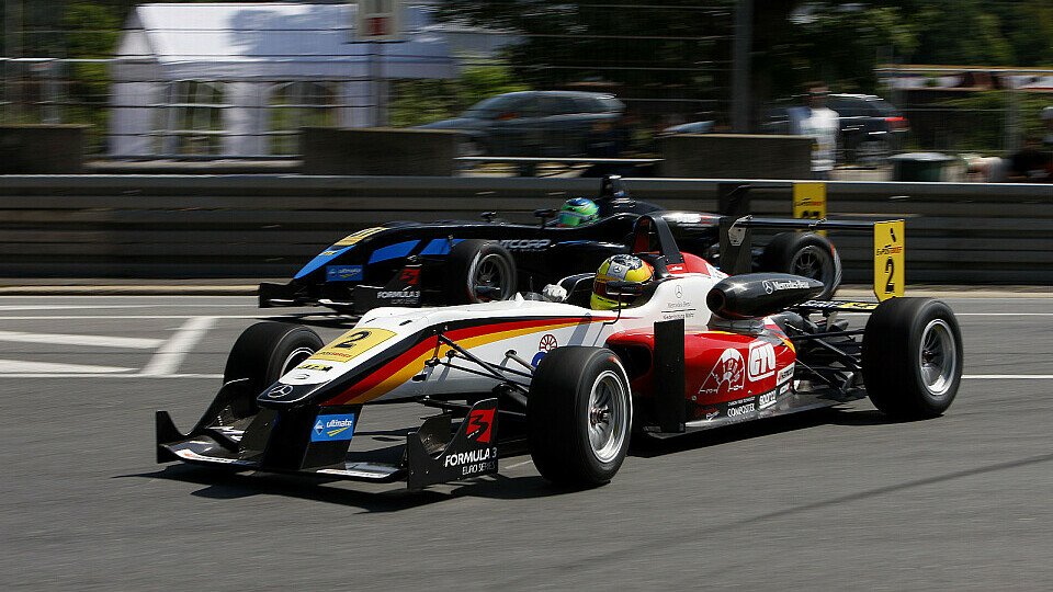 Sven Müller gibt für das Prema Powerteam Gas, Foto: Formula 3 Euro Series