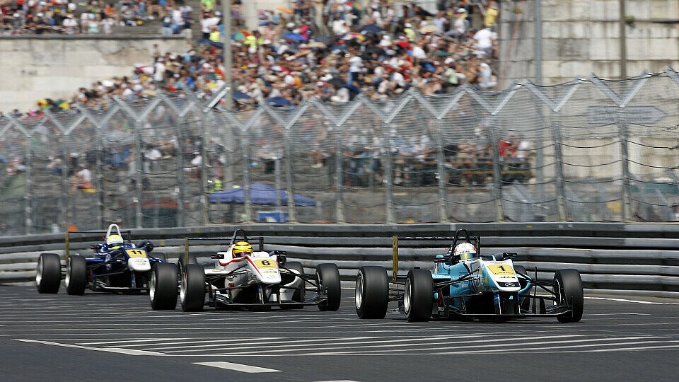 Zwischen Juncadella & Wehrlein geht es bisweilen eng zu, Foto: Formula 3 Euro Series