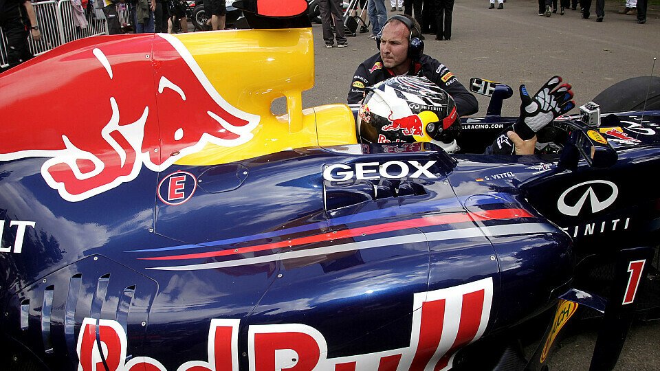 Sebastian Vettel hofft auf ein gutes Wochenende in Silverstone, Foto: Sutton