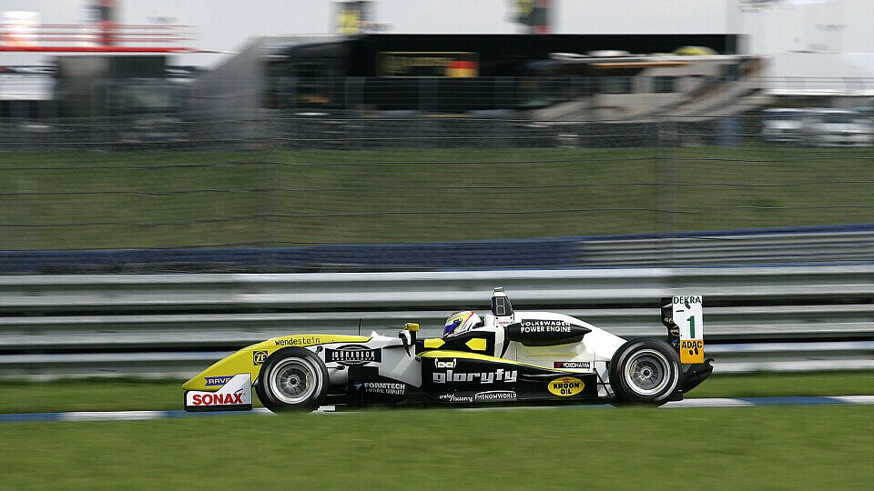 Licht und Schatten: Rene Binder in Oschersleben, Foto: Formel 3 Cup
