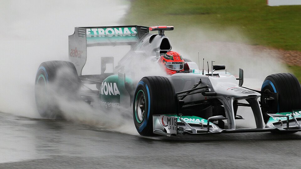 Michael Schumacher kam im Regen gut zurecht, Foto: Sutton