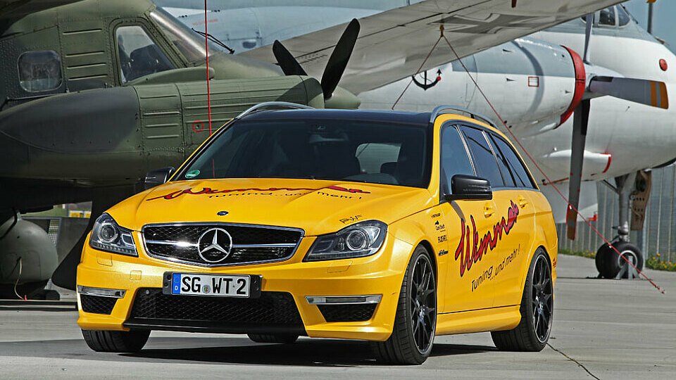 Mit Material des Folienherstellers Bruxsafol hat Cam Shaft den Mercedes in ein glänzendes Elektrik - yellow gehüllt, Foto: Jordi Miranda