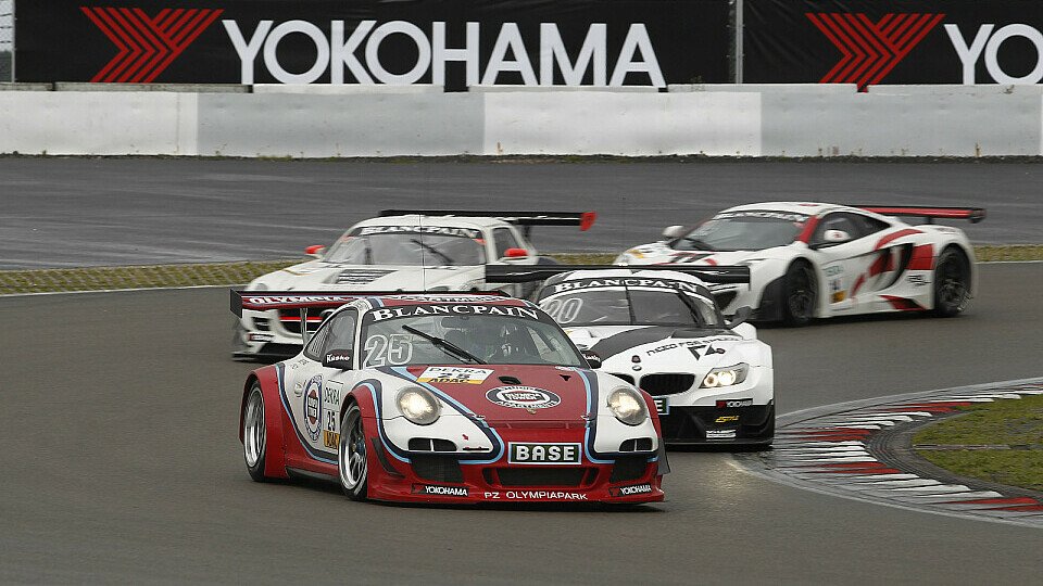 Die Bedingunen auf dem Nürburgring waren nicht einfach, Foto: ADAC GT Masters