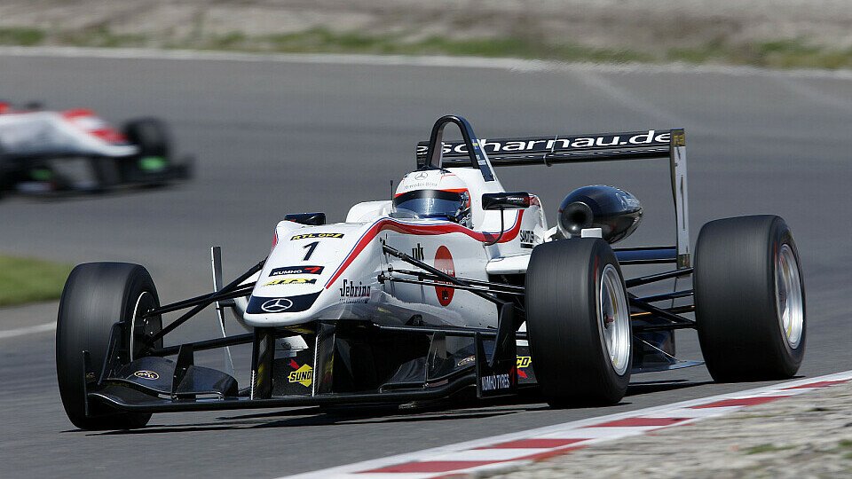 Rosenqvist raste zum Sieg, Foto: Formula 3 Euro Series
