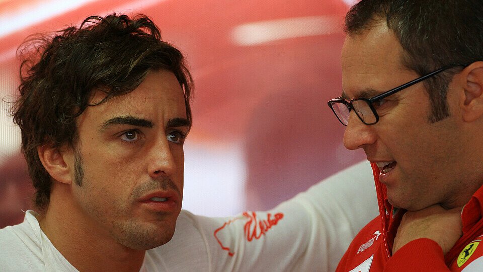 Alonso glaubt dass der Druck auf Domenicali zu groß wurde, Foto: Sutton