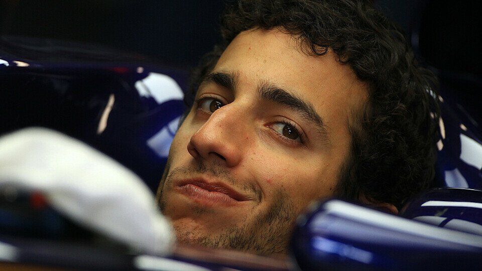 Daniel Ricciardo trotzte dem Regen am Freitag, Foto: Sutton