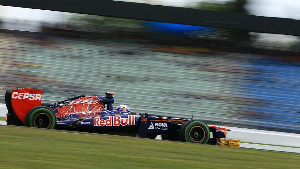Daniel Ricciardos Auto wurde bei seinem Ausflug ins Kiesbett nicht beschädigt, Foto: Sutton