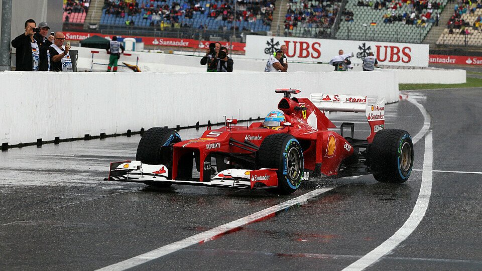 Fernando Alonso und Ferrari machen aktuell alles richtig, Foto: Sutton