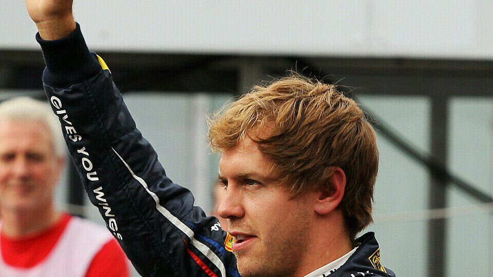 Sebastian Vettel freut sich über die zweite Startposition, Foto: Sutton