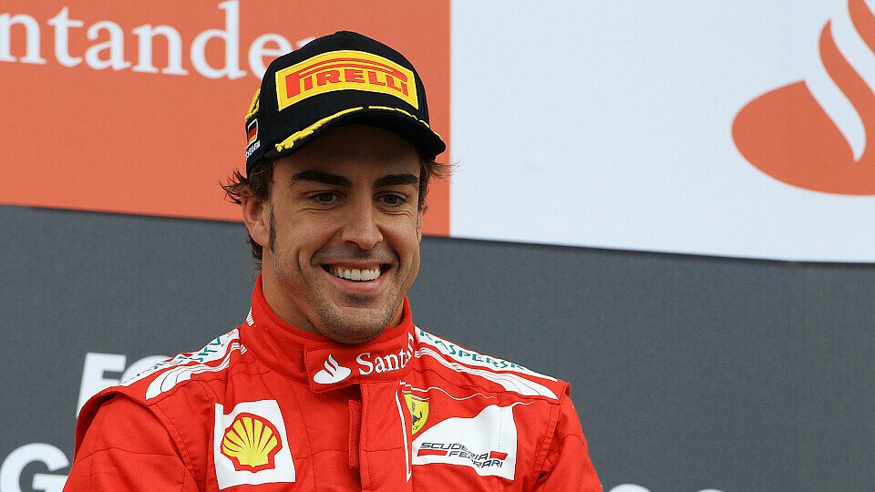 Fernando Alonso macht Stefano Domenicali sehr viel Freude, Foto: Sutton