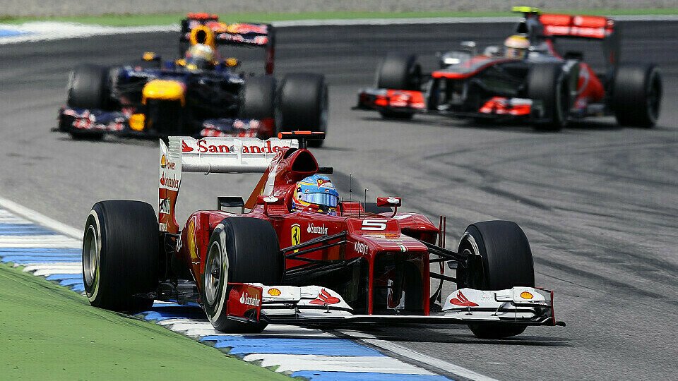 Fernando Alonso glaubt nicht an den WM-Dreikampf zwischen ihm, Vettel und Hamilton, Foto: Sutton