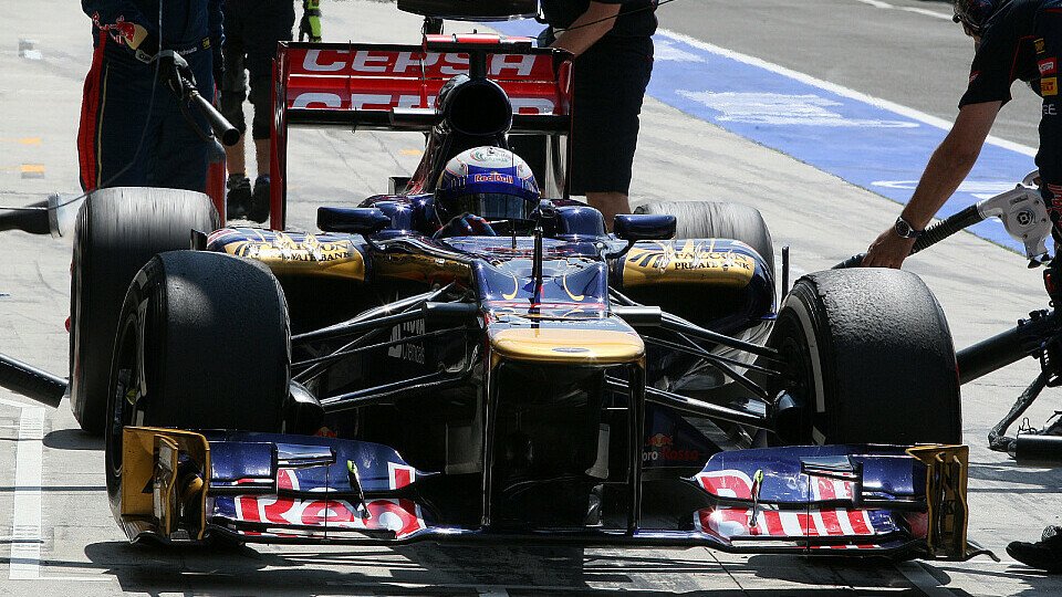Daniel Ricciardo würde gerne etwas finden, Foto: Sutton
