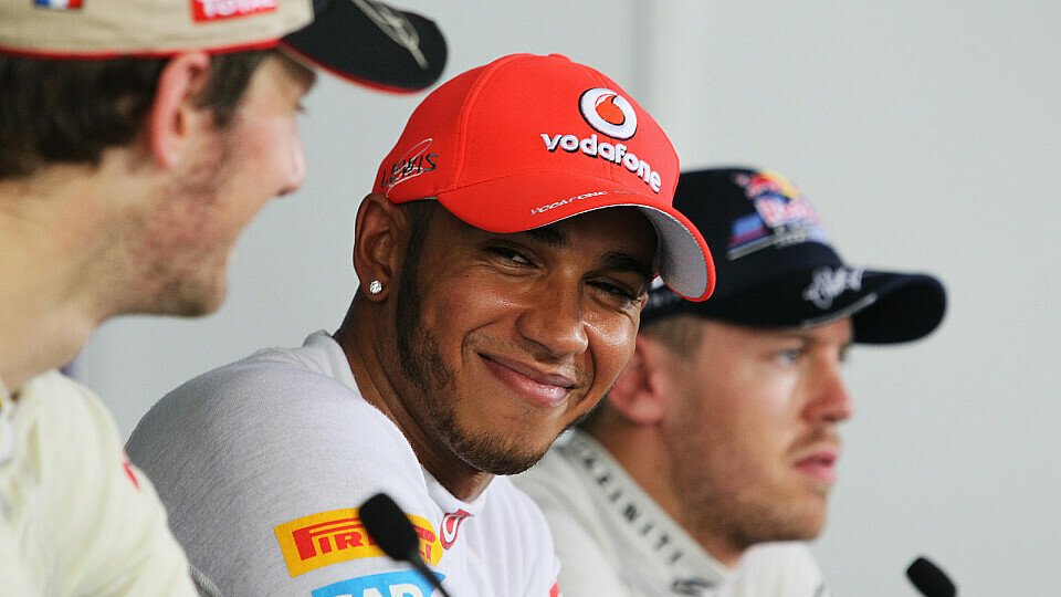 Lewis Hamilton versucht es mit positiver Energie, Foto: Sutton