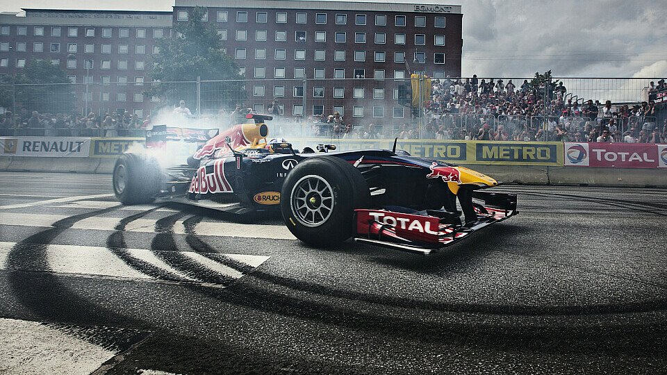 Fans von F1 2012 können sich fortan mit den Champions messen, Foto: Red Bull