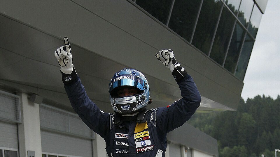 Nissany bejubelt seinen Sieg, Foto: ADAC Formel Masters