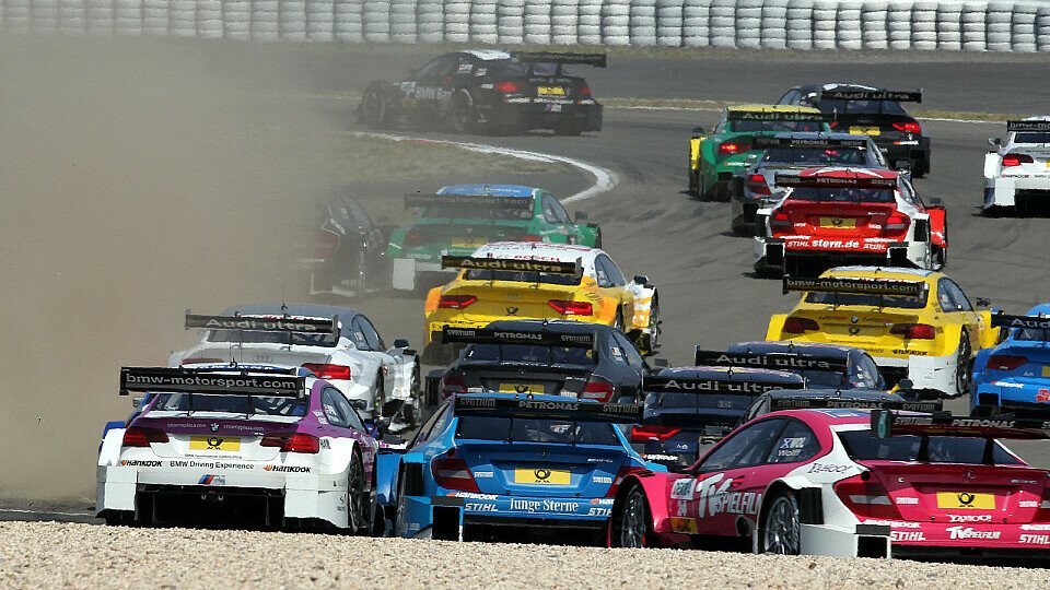 Im vergangenen Jahr ging es auf dem Nürburgring eng zu, Foto: RACE-PRESS