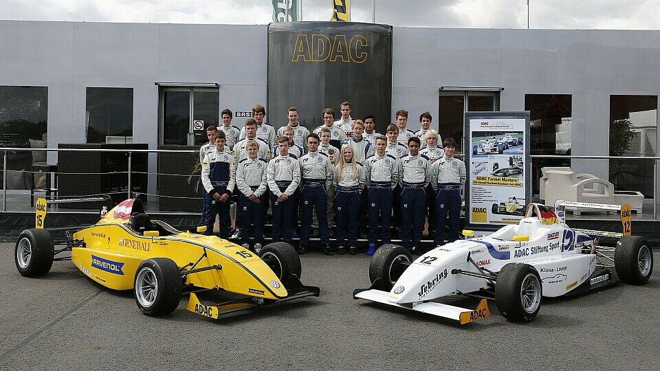 Die jungen Piloten konnten erstmals erleben, wie sich Formel-Boliden so fahren, Foto: ADAC Formel Masters