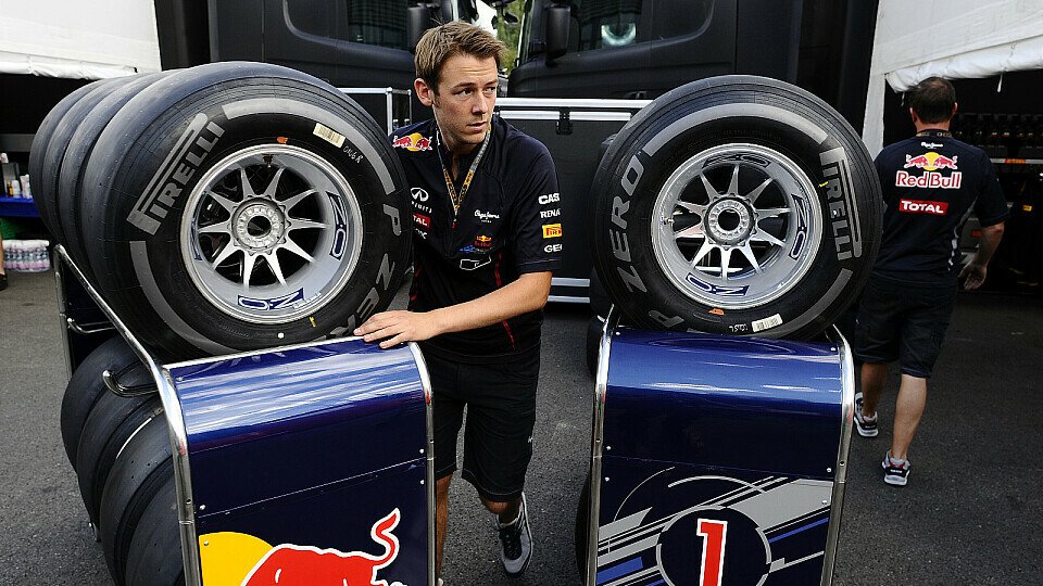 Pirelli befürchtet kein Reifendrama wie 2011, Foto: Sutton