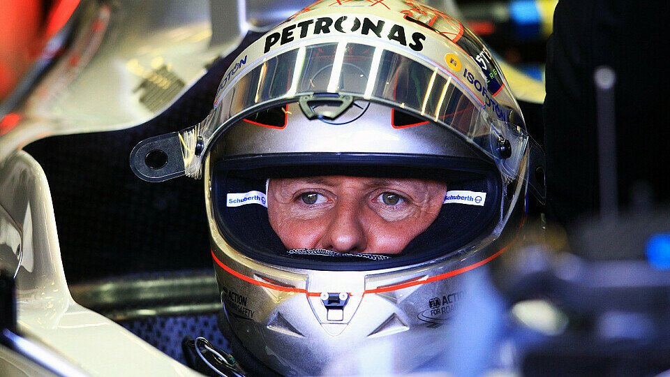 Michael Schumacher gab sich wenig auskunftsfreudig, Foto: Sutton