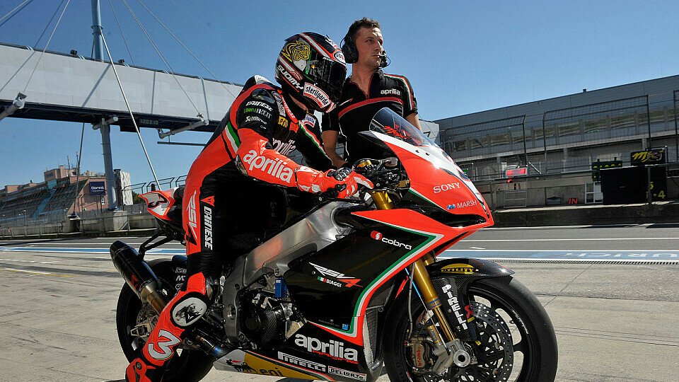 Max Biaggi ist noch auf der Suche nach Steigerung, Foto: Aprilia Racing