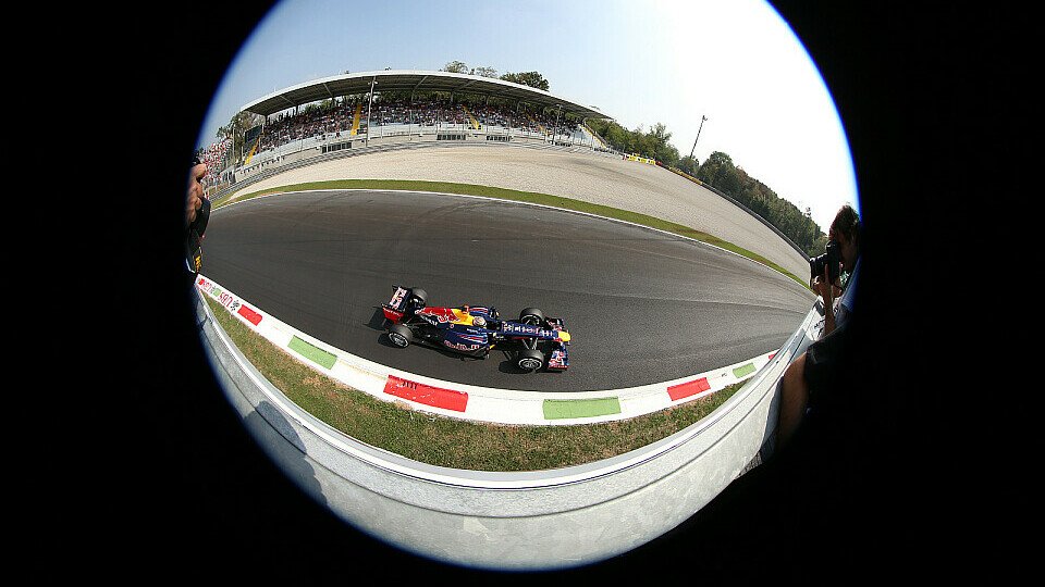 Sebastian Vettels Ausfall wird genau unter die Lupe genommen, Foto: Sutton