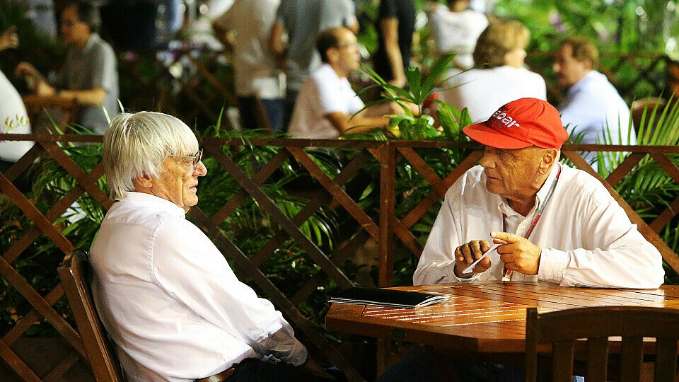 Bernie Ecclestone und Niki Lauda kennen sich bereits seit Jahrzehnten, Foto: Sutton