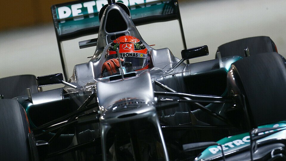 Michael Schumacher rätselt über die Gründe, Foto: Mercedes AMG