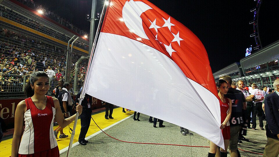 Die Formel 1 gibt in Singapur Gas, Foto: Sutton