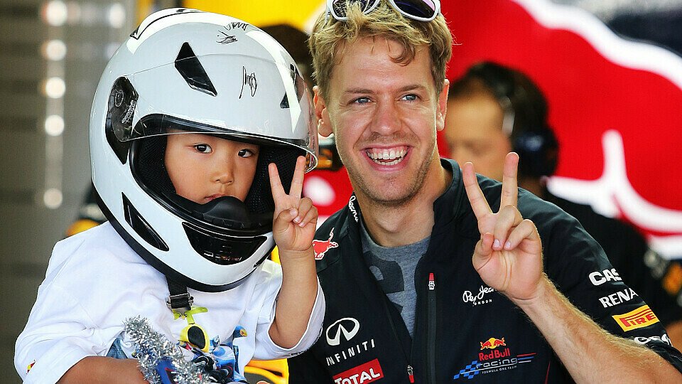Sebastian Vettel fühlt sich in Suzuka pudelwohl, Foto: Sutton