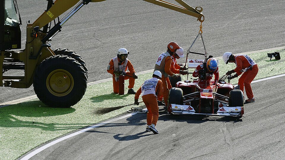 Alonso fiel in Suzuka schon in der ersten Runde aus, Foto: Sutton