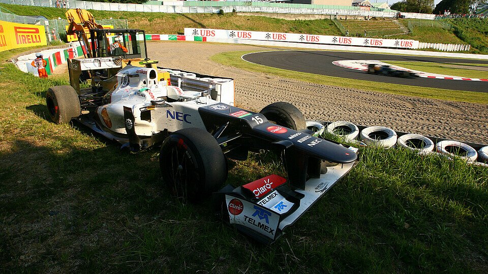 Sergio Perez schied in Suzuka vorzeitig aus, Foto: Sutton