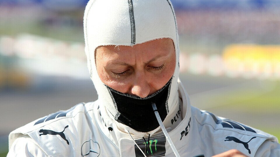 Niki Lauda versicherte, dass Schumacher nicht aus dem Mercedes-Cockpit gedrängt wurde, Foto: Sutton