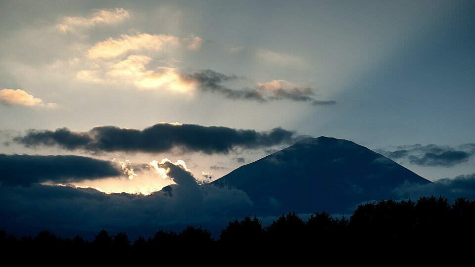 29 Fahrzeuge nehmen das 6-Stunden-Rennen im Schatten des Mount Fuji in Angriff, Foto: McLean Photographic