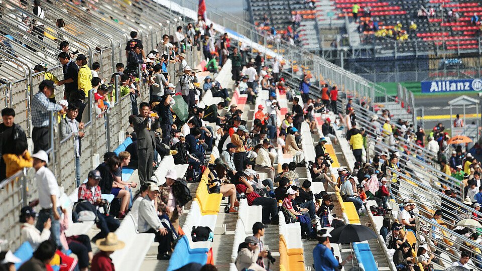 Korea GP: Halbleere Tribünen, Foto: Sutton