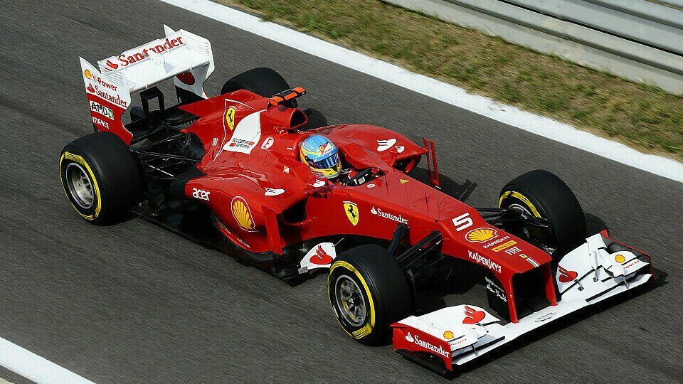 Fernando Alonso führt die WM-Wertung mit vier Punkten Vorsprung auf Sebastian Vettel an, Foto: Sutton