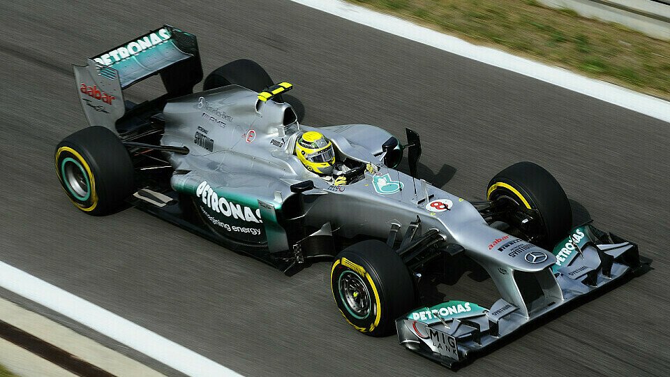 Nico Rosberg will im F1 W03 endlich mal wieder ein bisschen Rennen fahren dürfen, Foto: Sutton