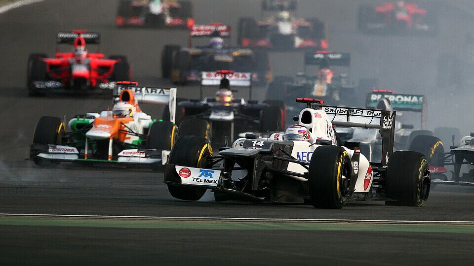 Das war nichts: Kamui Kobayashi räumte Button und Rosberg ab, Foto: Sutton