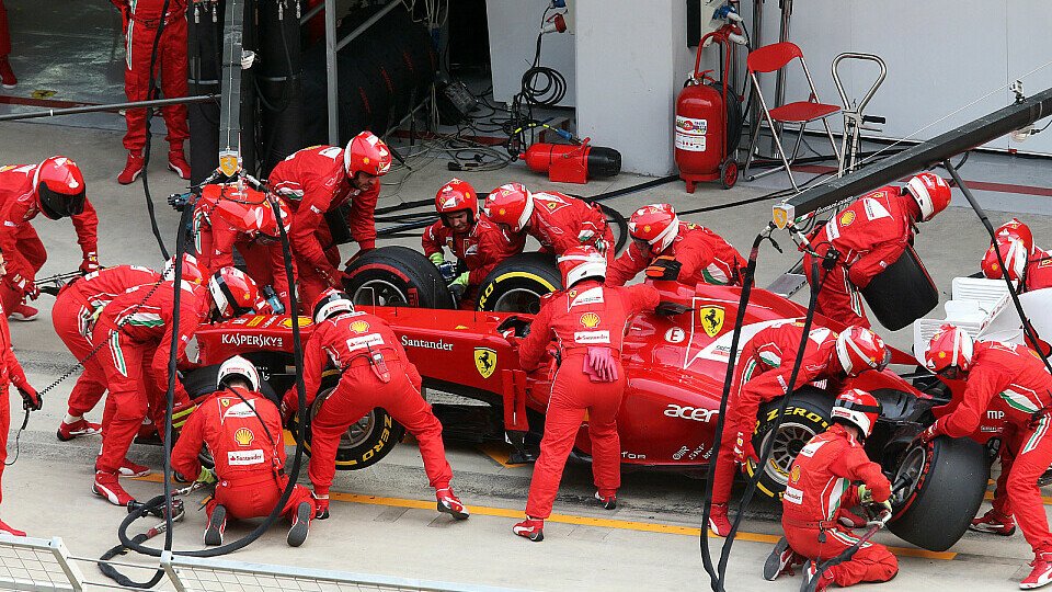 Bei Ferrari wird weiter gekämpft, Foto: Sutton