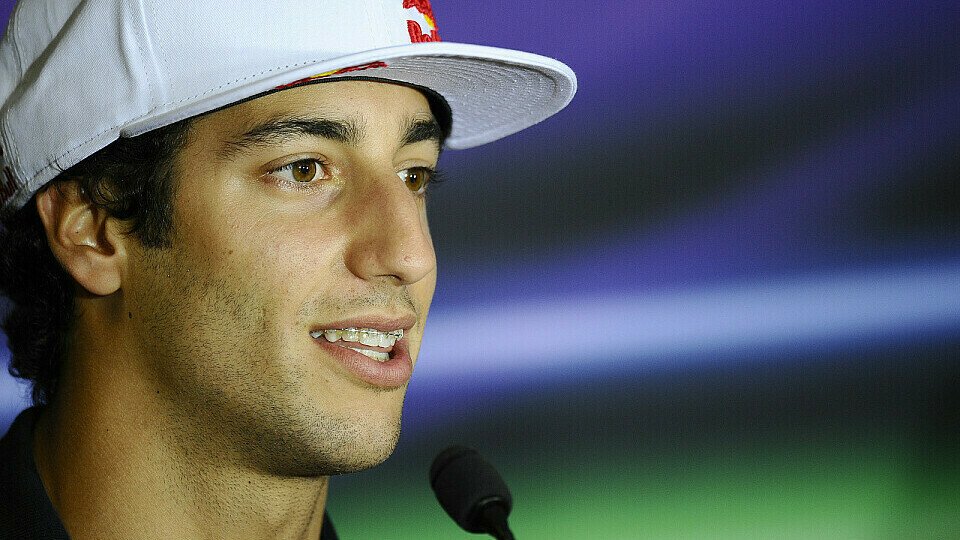 Daniel Ricciardo fährt auch 2013 für Toro Rosso, Foto: Sutton