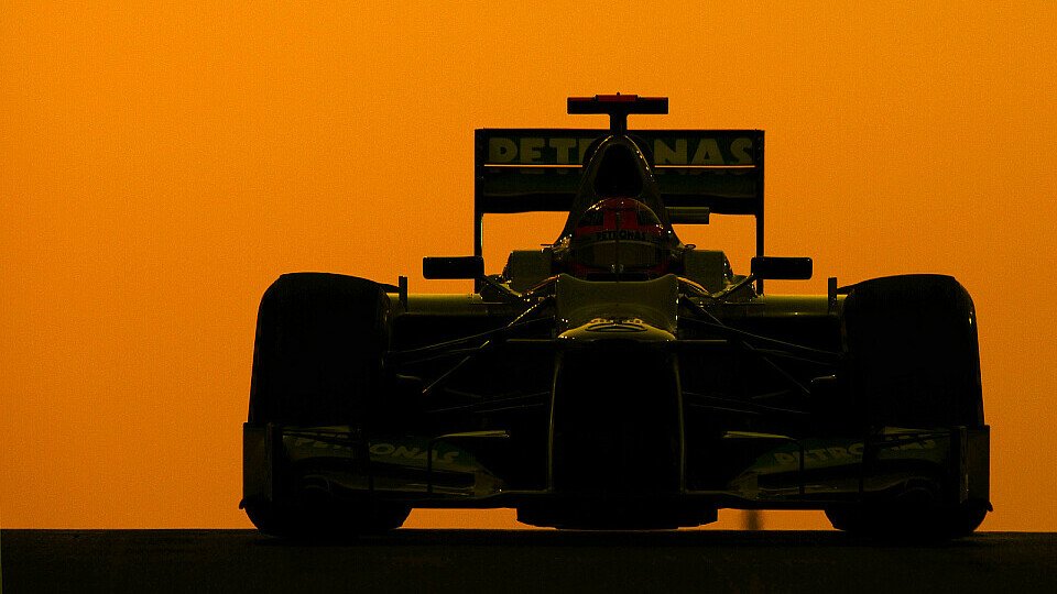 Michael Schumacher war auch in Abu Dhabi das Glück nicht hold, Foto: Sutton