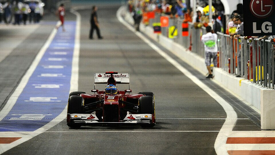 Wie viele Plätze macht Fernando Alonso beim Rennen in Abu Dhabi gut?, Foto: Sutton