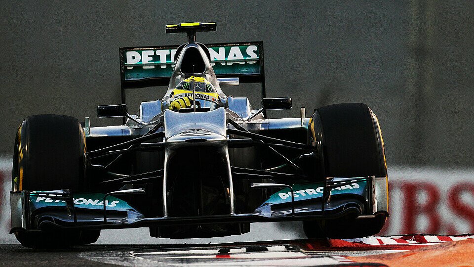 Nico Rosberg kam mit dem Schrecken davon, Foto: Sutton