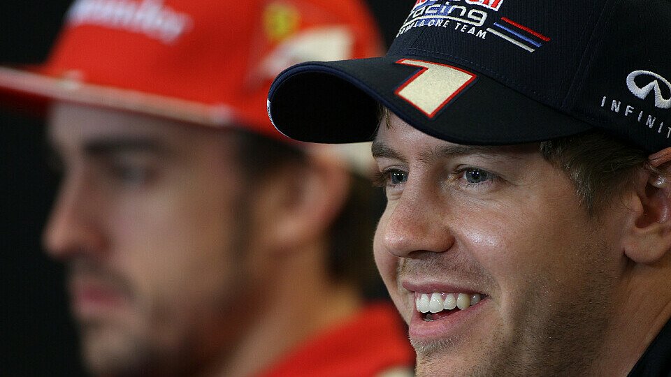 Sebastian Vettel respektiert Fernando Alonso, Foto: Sutton
