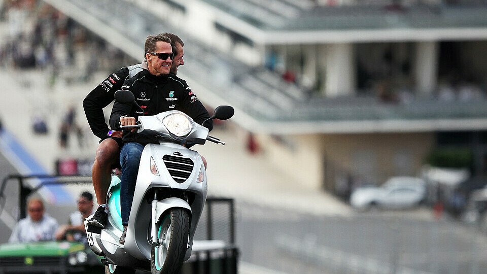 Michael Schumacher gefällt die Achterbahnfahrt in Austin, Foto: Sutton
